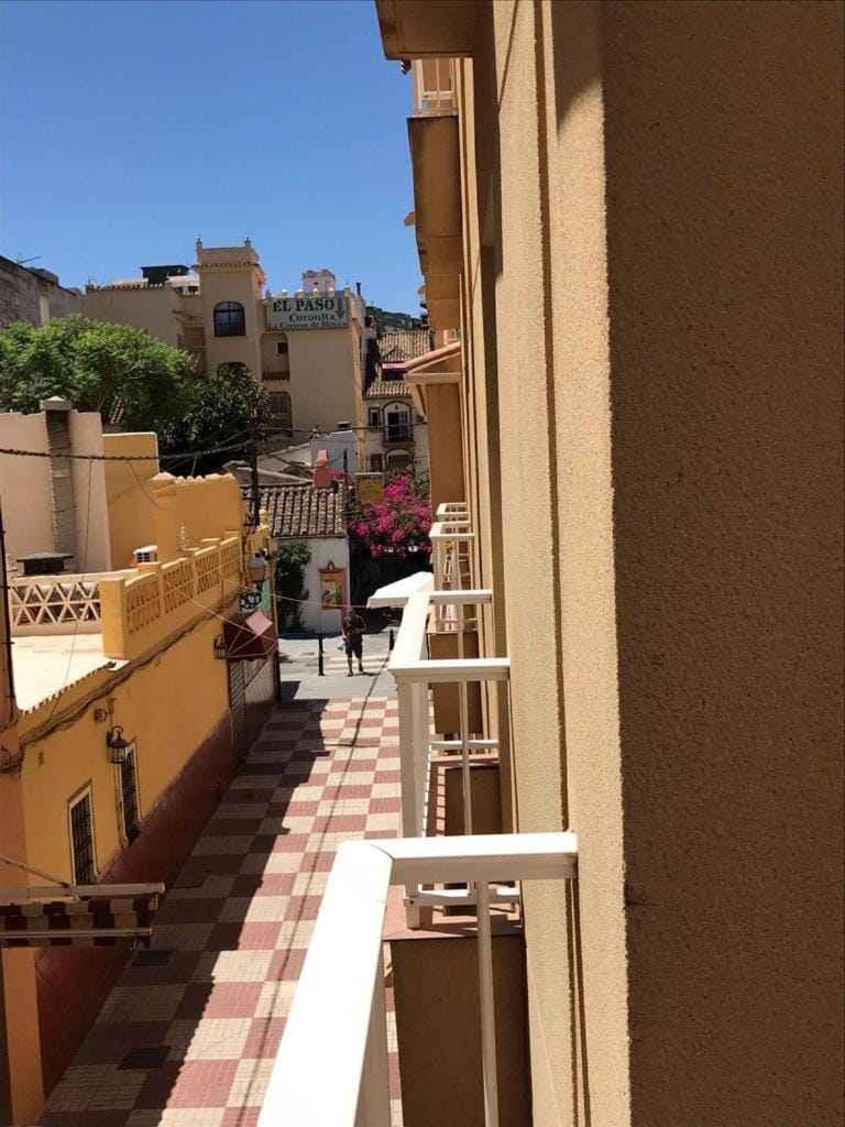 Off site, Street view