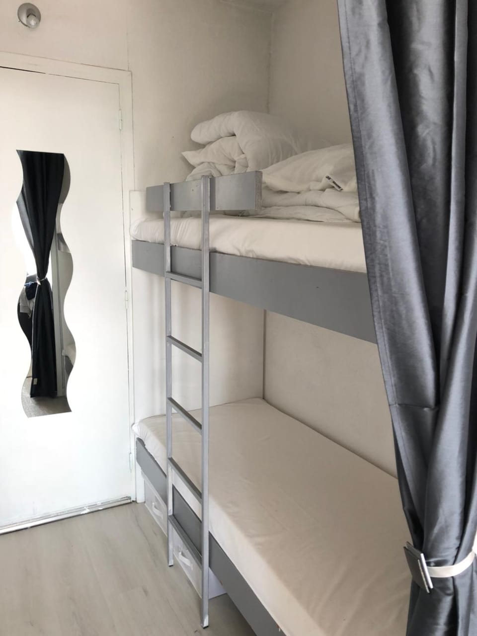 studio - balcon plein sud - parking - centre port Apartment in Agde