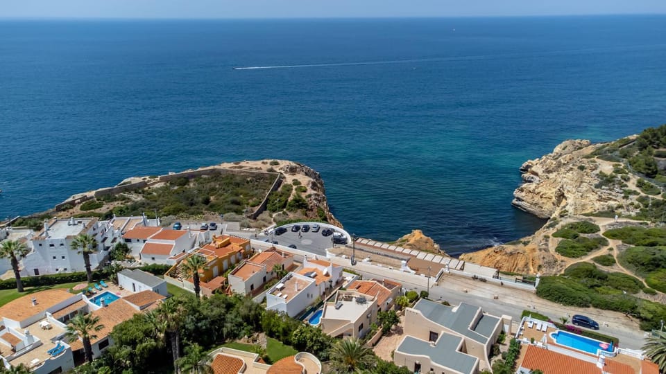 Property building, Neighbourhood, Natural landscape, Bird's eye view, Sea view