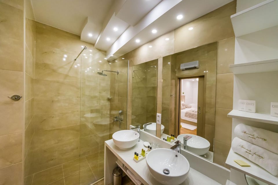 Shower, Bathroom, towels