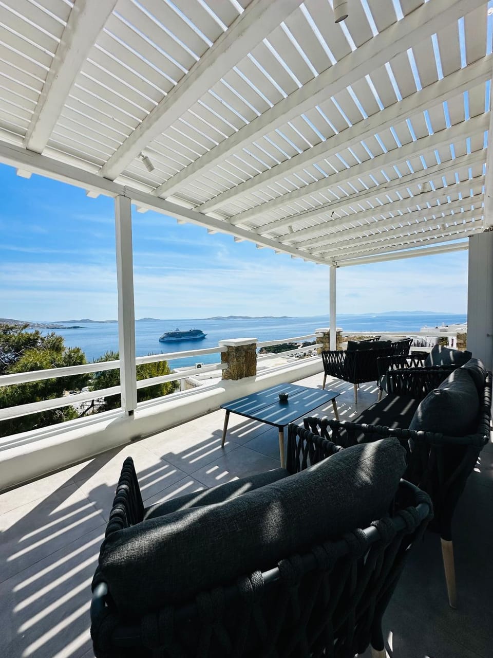 Seaview & Jacuzzi Villa Sea View Apartment in Mykonos, Mikonos 846 00, Greece