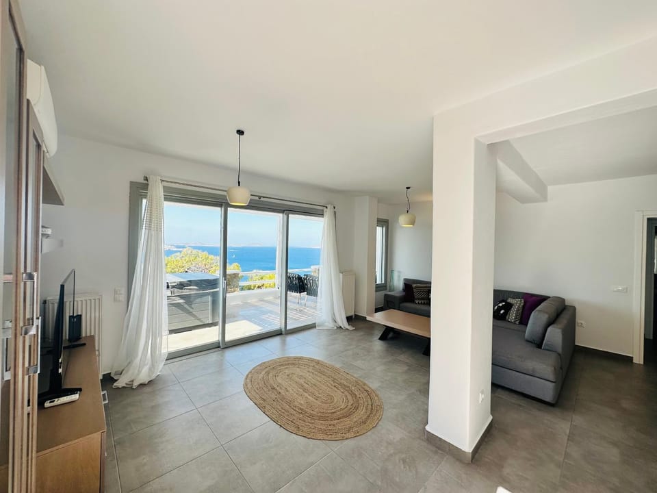 Seaview & Jacuzzi Villa Sea View Apartment in Mykonos, Mikonos 846 00, Greece