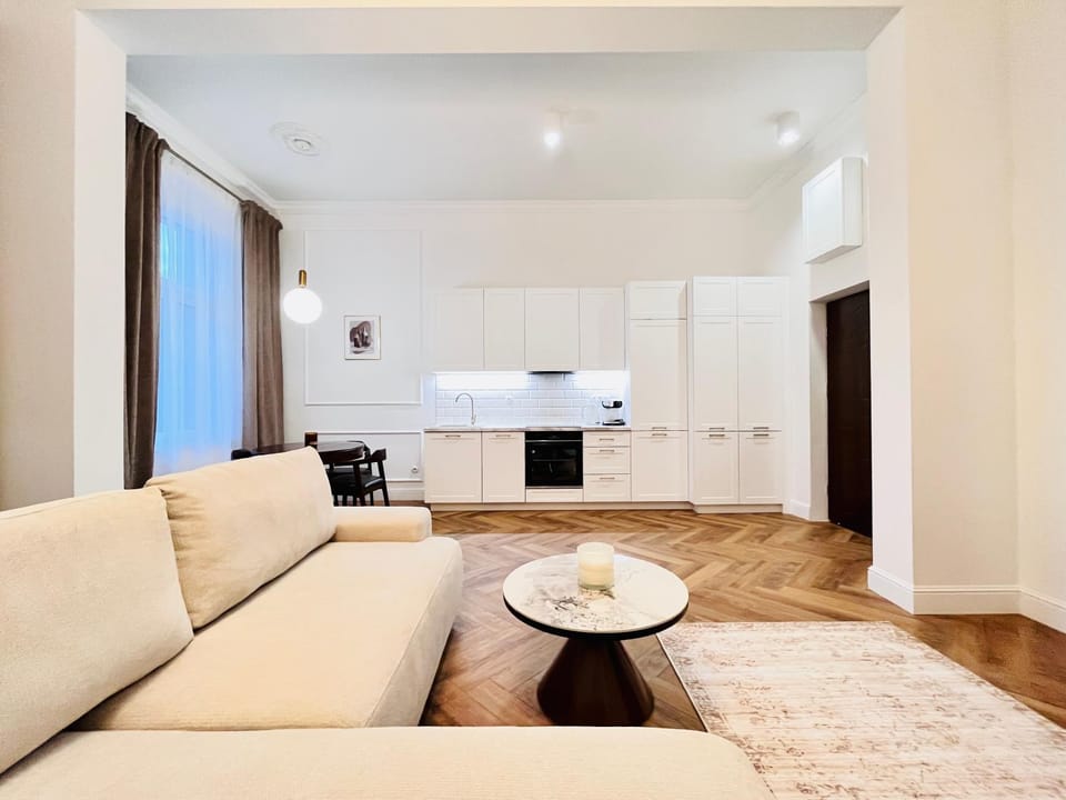 Kitchen or kitchenette, Living room, Seating area, Dining area, pet friendly, stove