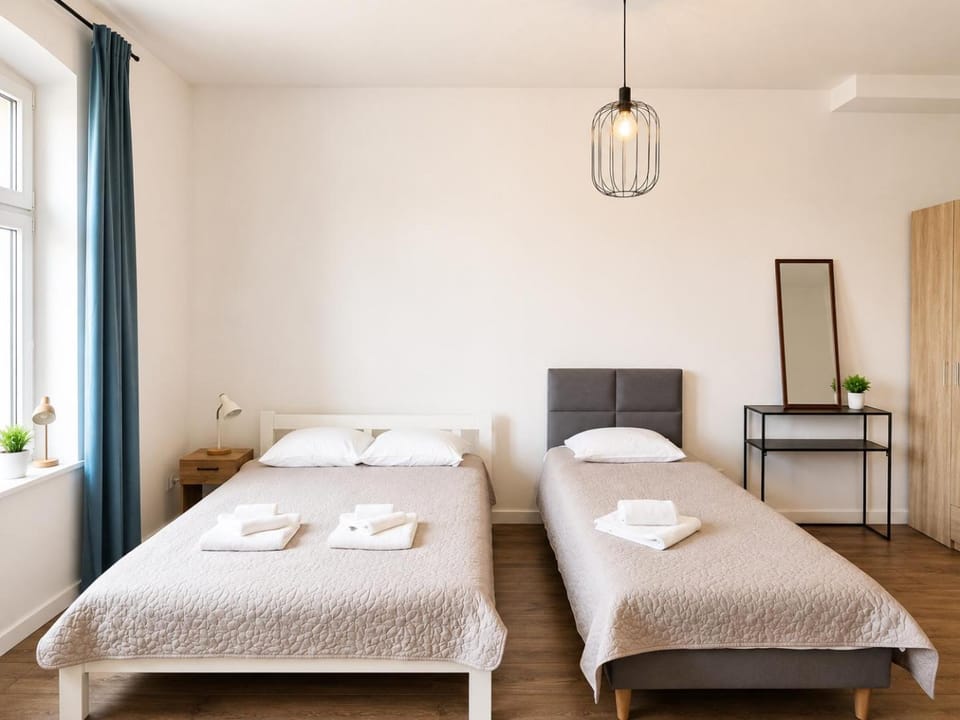 Bed, Photo of the whole room, Bedroom, towels