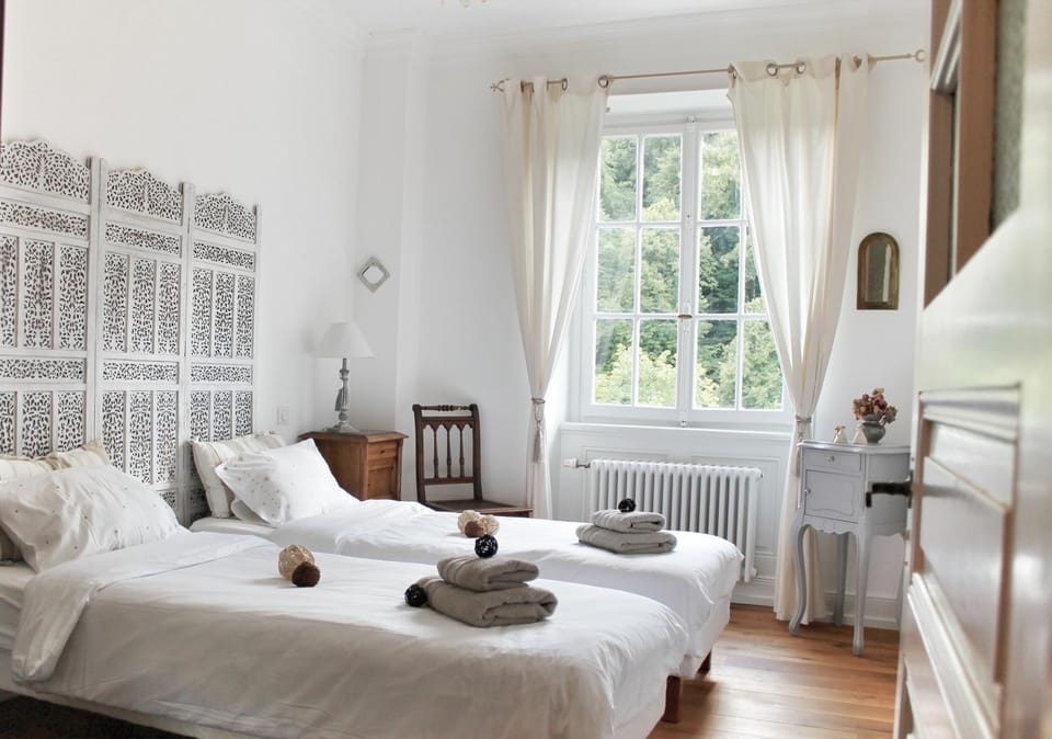 Spring, Bed, View (from property/room), Photo of the whole room, Decorative detail, Bedroom, Garden view, Mountain view