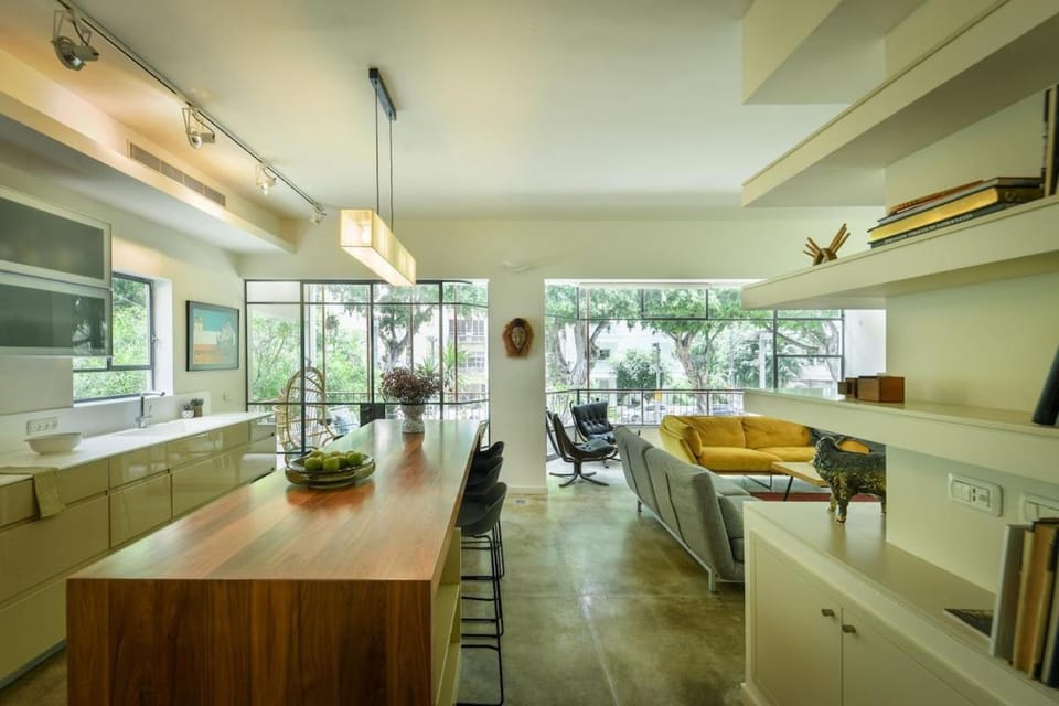 3BR Stay Balcony & City Views by SeaNRent Apartment in Tel Aviv-Yafo