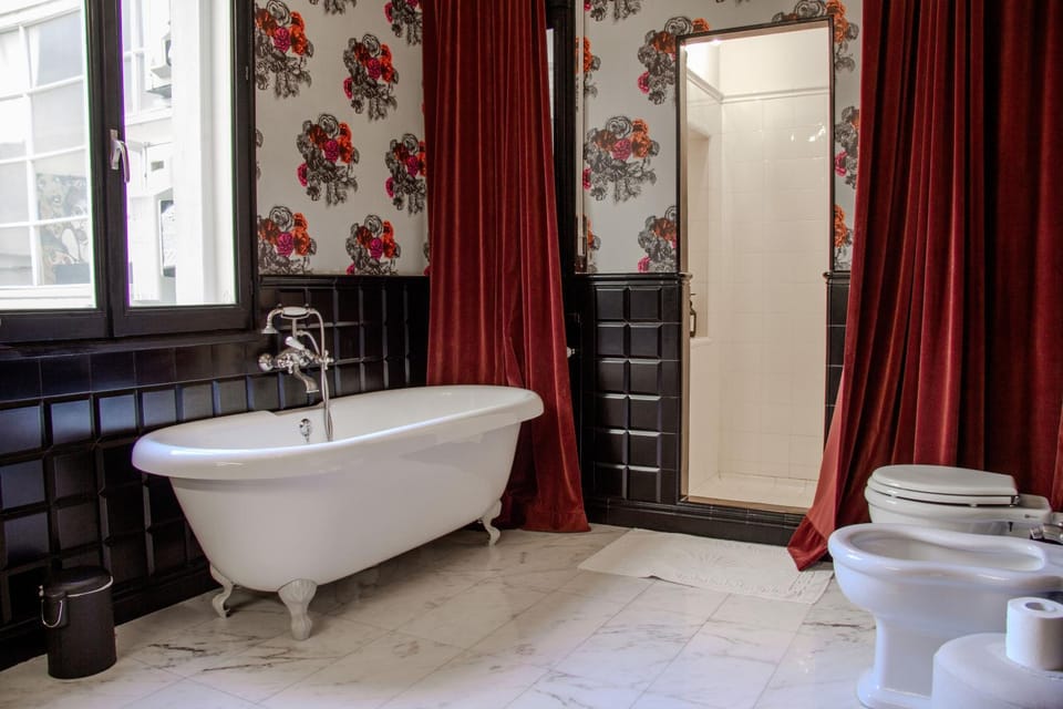 Shower, Nearby landmark, Day, Bathroom, Landmark view, Landmark view, Time of day, Bath, furniture, furniture, hair dryier, heating, heating, internet, internet, towels, towels, air conditioner, air conditioner