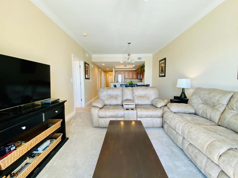 Seawind 1008 by ALBVR - Great beachfront condo and location - Beachfront Pool, Hot Tub, plus kid's bunk room House in Gulf Shores