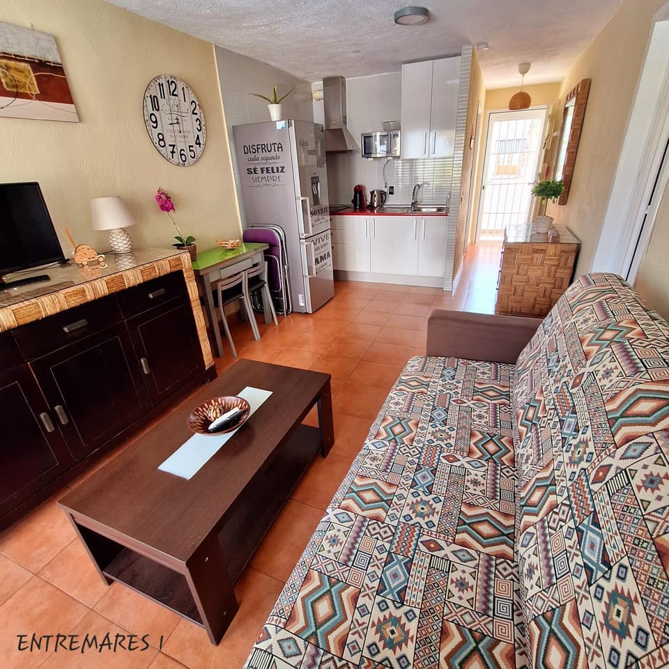 APT. ENTREMARES 1ª LINEA, WIFI, SMART TV Apartment in Roquetas de Mar