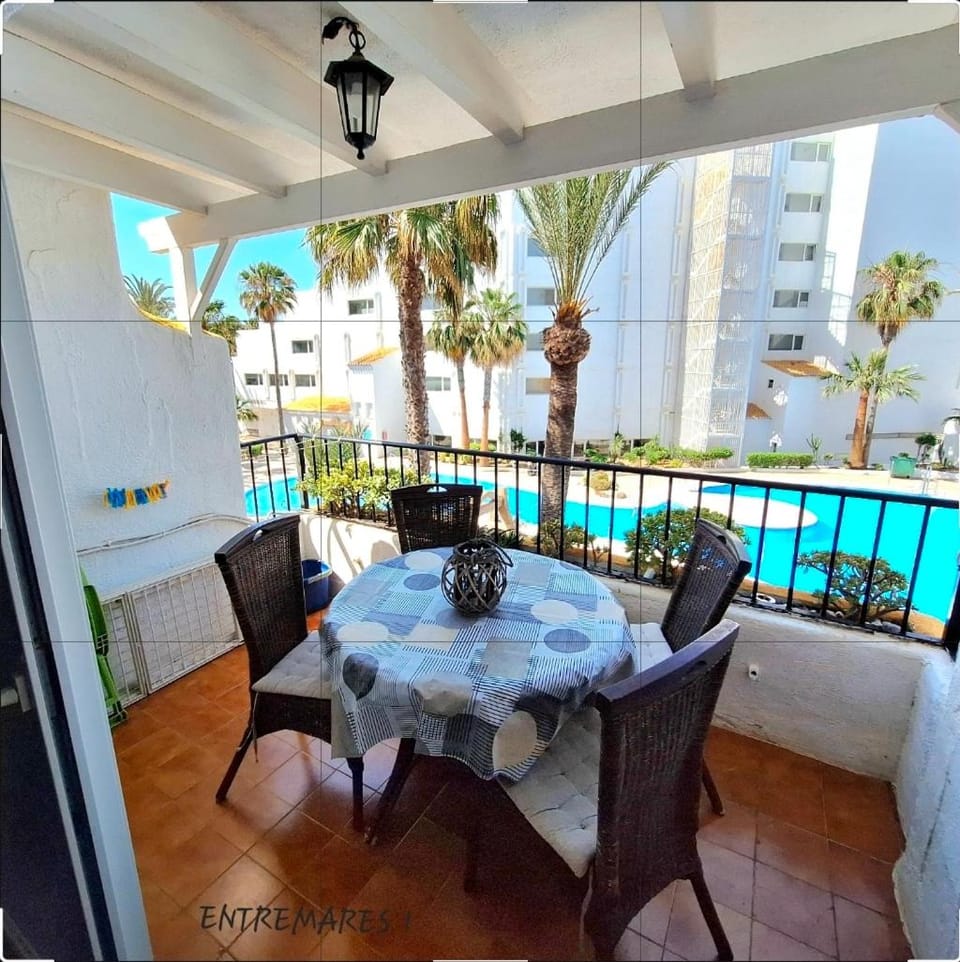 APT. ENTREMARES 1ª LINEA, WIFI, SMART TV Apartment in Roquetas de Mar