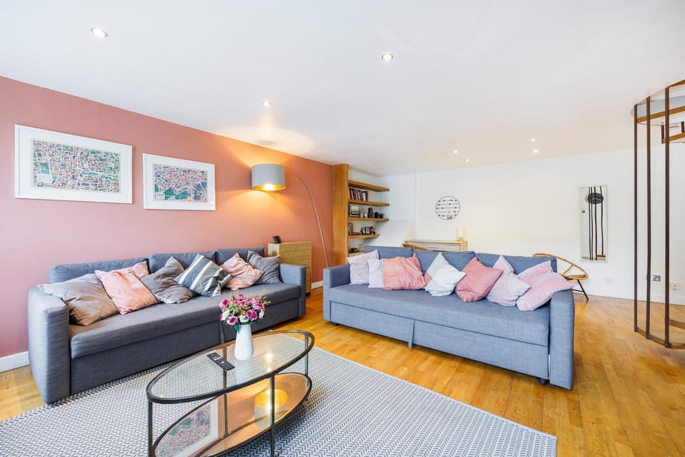 Living room, Seating area