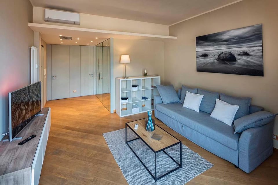 TV and multimedia, Living room, air conditioner