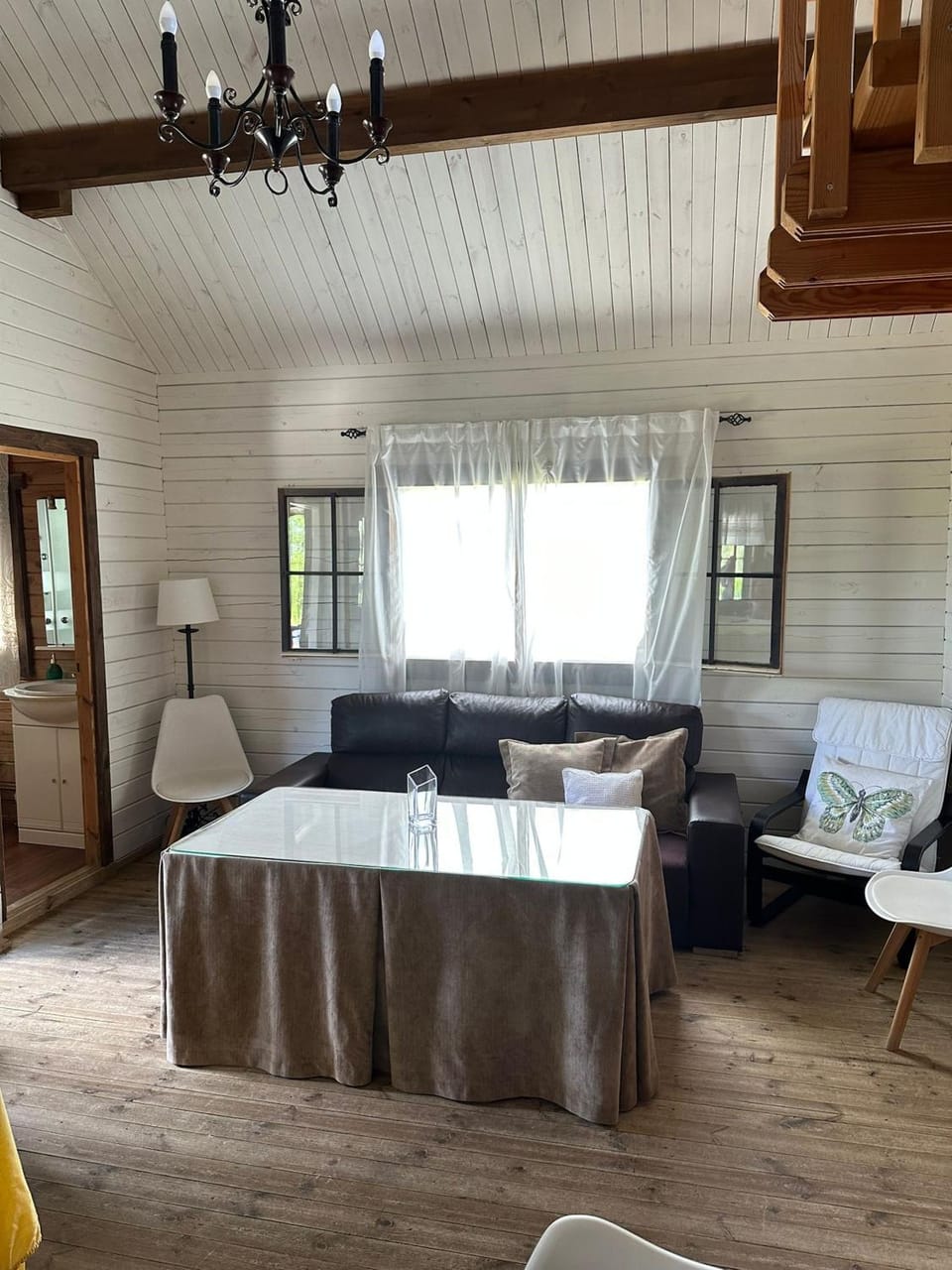 Photo of the whole room