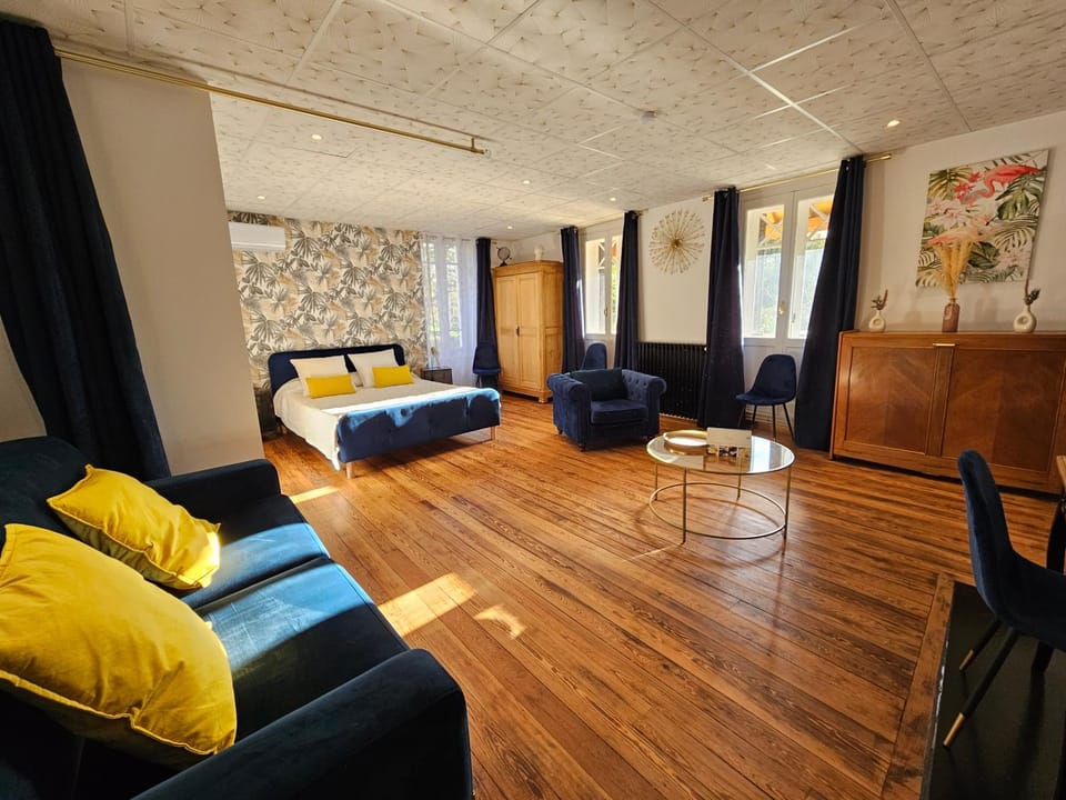 LE MANOIR- CLUNY Bed and Breakfast in Bourgogne-Franche-Comté