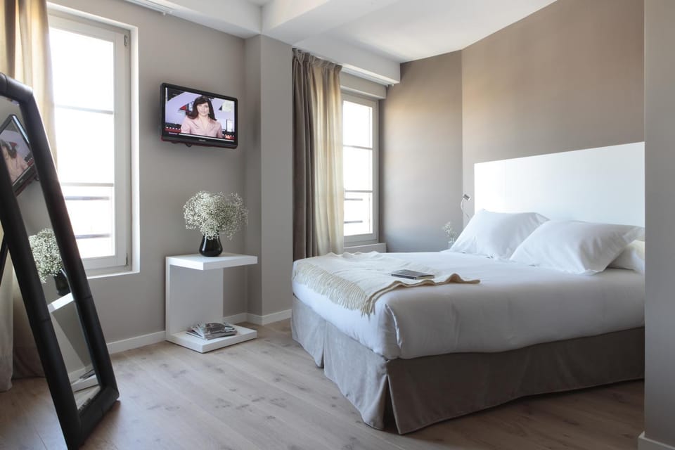 Day, Photo of the whole room