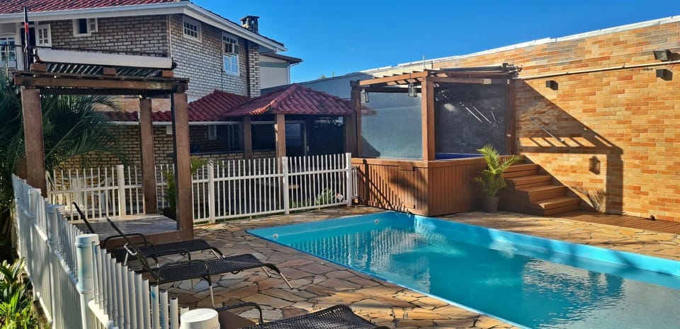 Pool view, Swimming pool, sunbed