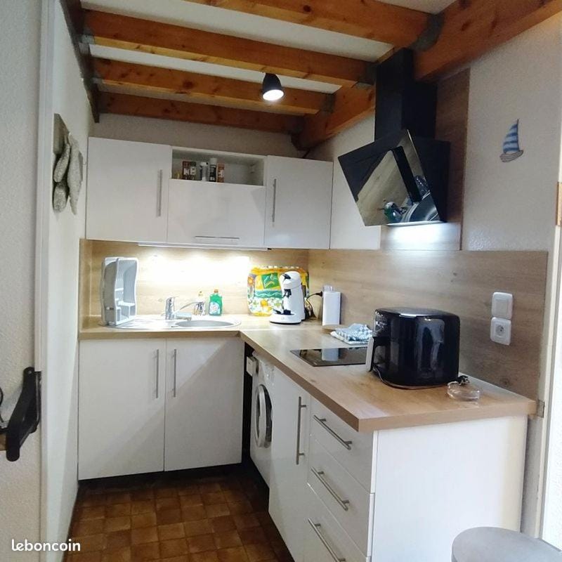 Coffee/tea facilities, stove, toaster