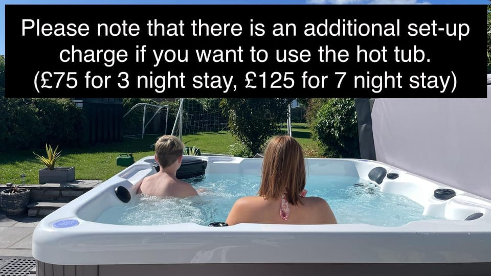 Ivy Cottage Seahouses Seaside Hot Tub Retreat House in Seahouses