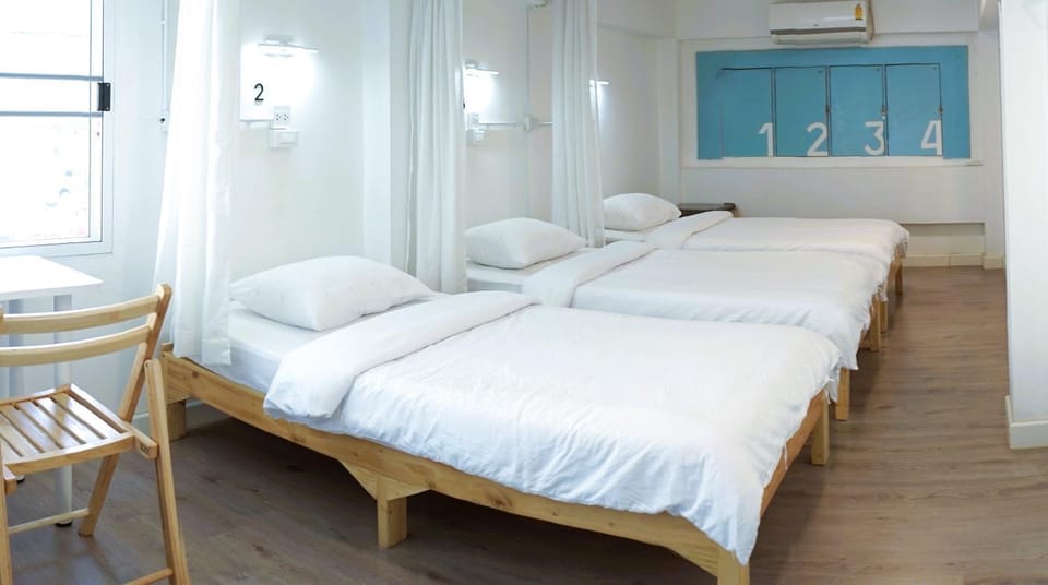 Bed, Photo of the whole room, Bedroom, air conditioner