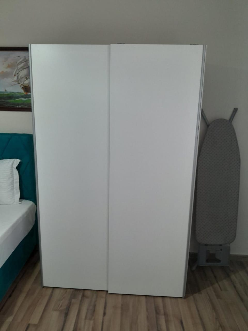 Photo of the whole room, wardrobe