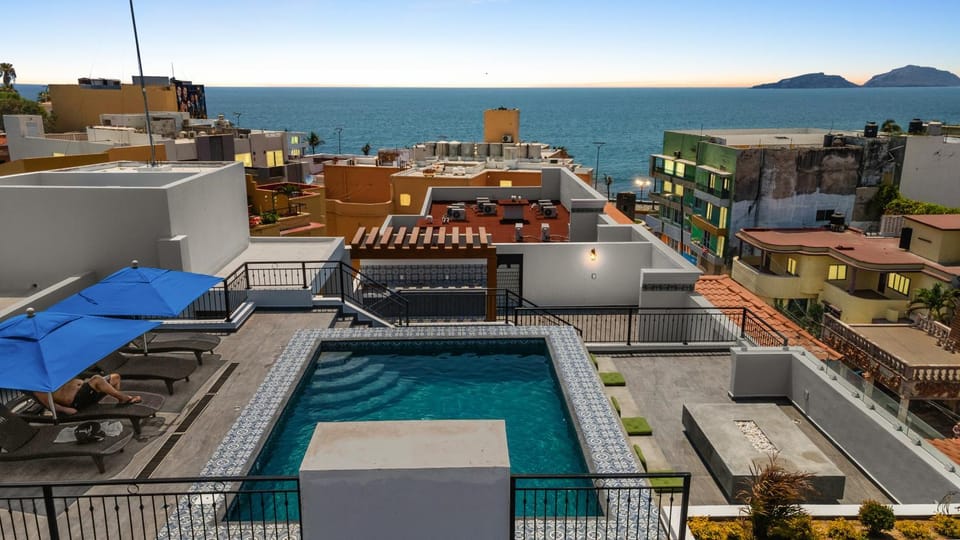 View (from property/room), Balcony/Terrace, Pool view, Sea view, Swimming pool, Swimming pool