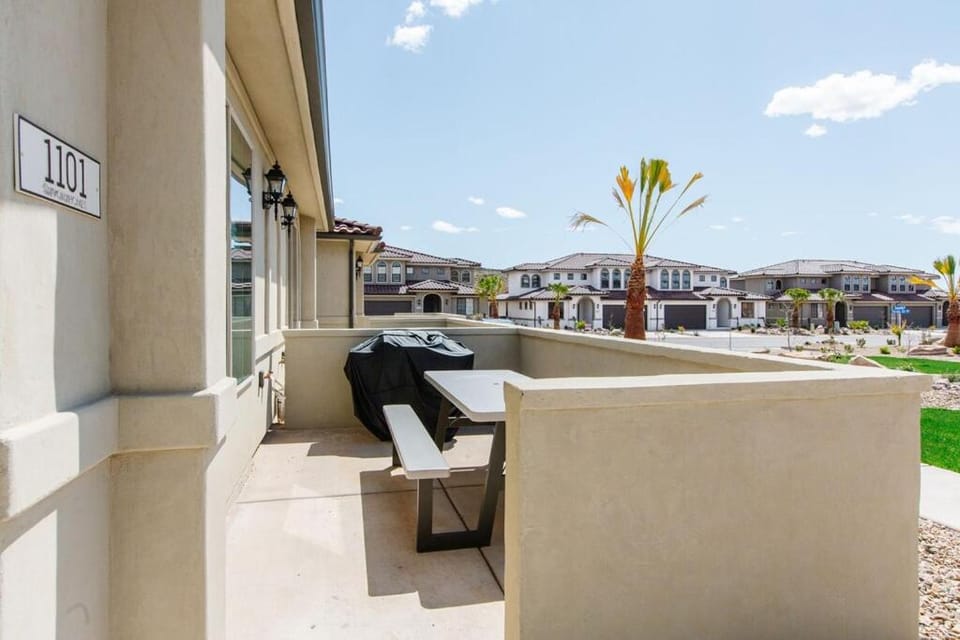 Escondido 1101 Kennedys Hugs Home sleeps 10 guest 3 bedrooms House in Washington