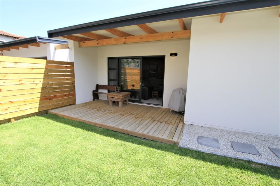 Patio, Garden