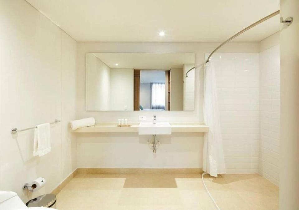 Shower, Bathroom, towels