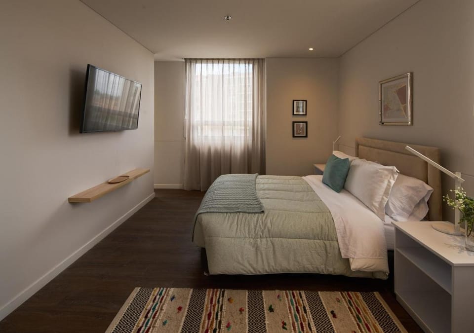 Bed, TV and multimedia, Photo of the whole room, Bedroom, heating