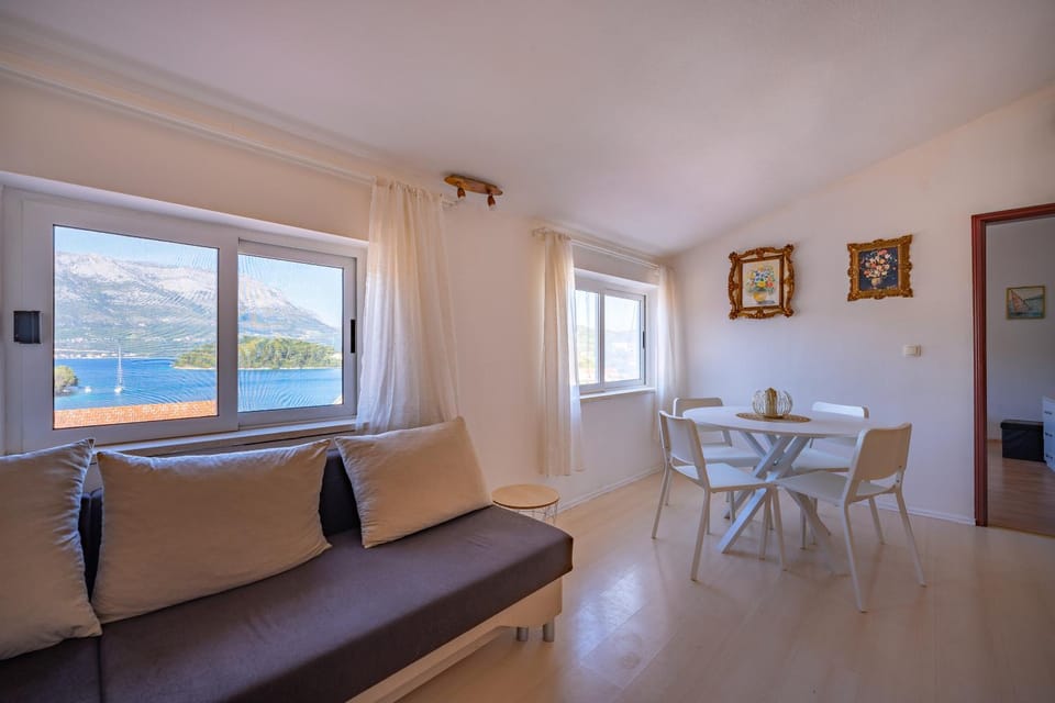 Natural landscape, Living room, Seating area, Dining area