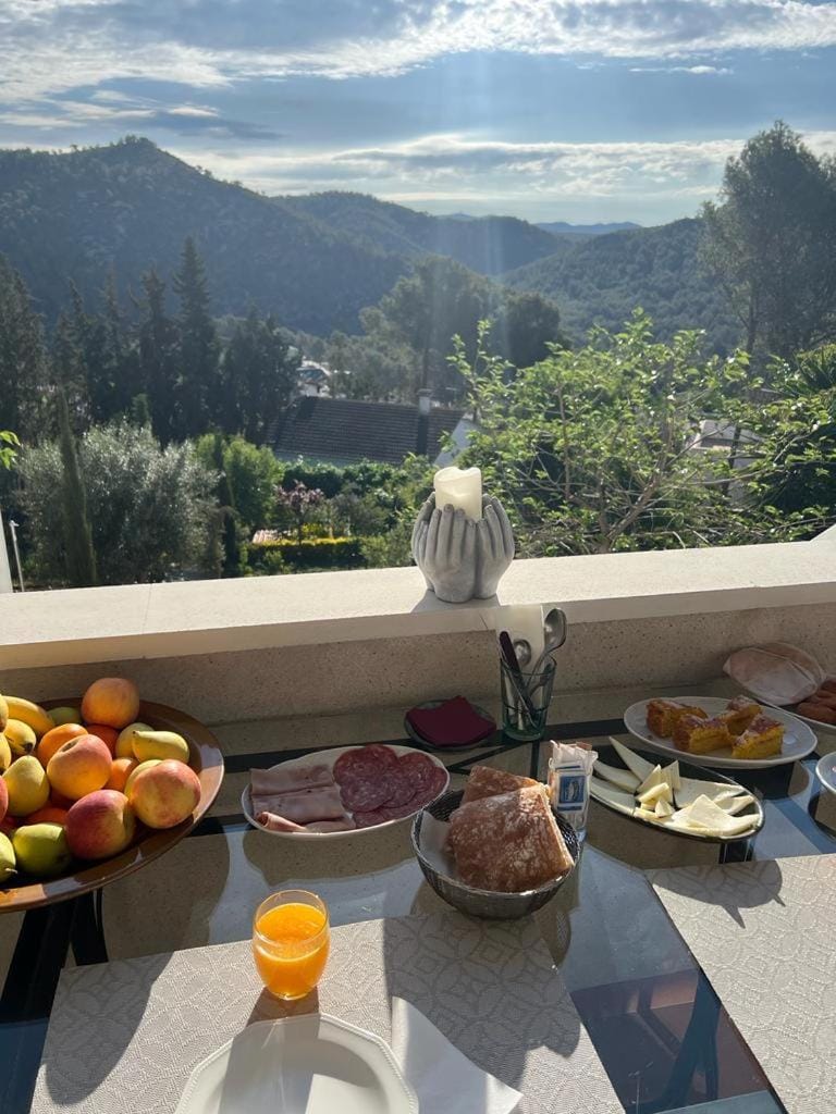 Dining area, Breakfast, Continental breakfast