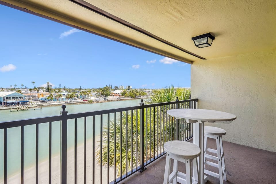 Land's End 3-402 Bay Front House in Sunset Beach