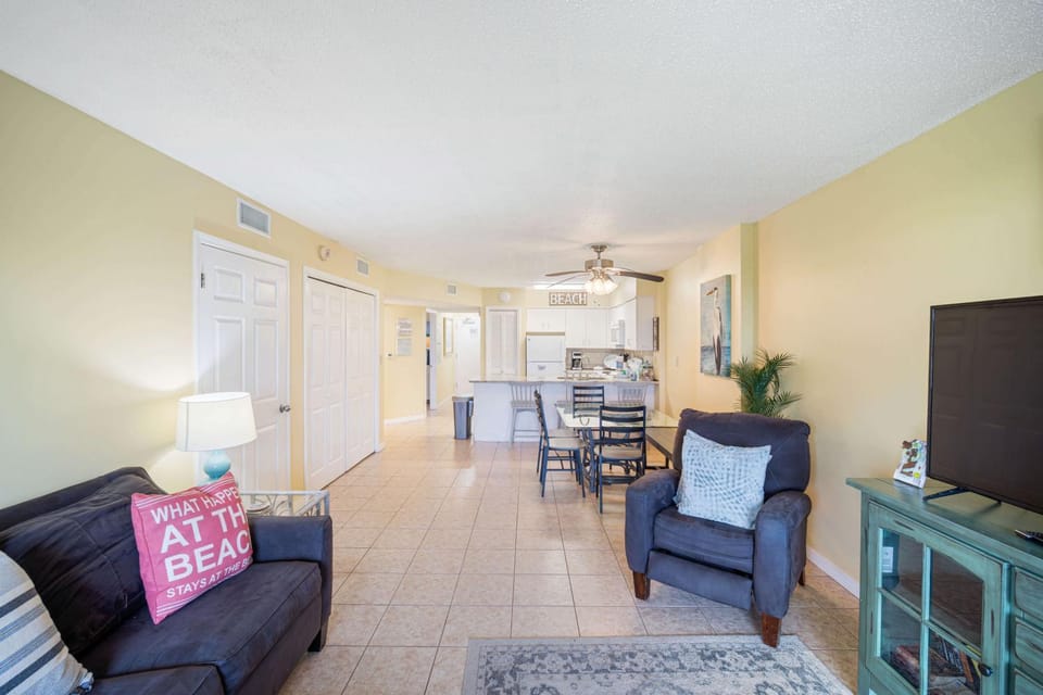 Plantation Palms 6110 by ALBVR - Upgraded Ground Floor Beachfront Condo - Lots of Amenities House in Alabama