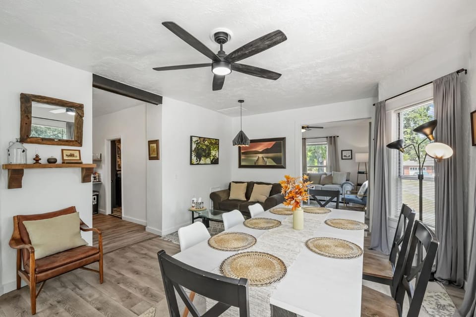 5BR Home 6 mins OCU, Sleeps 14 House in Oklahoma City