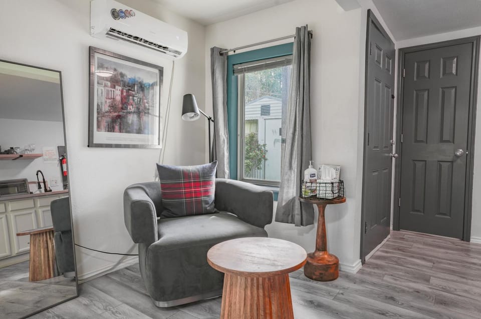 1BR Apt 8 min Integris Monthly 15 Off #34B House in Oklahoma City