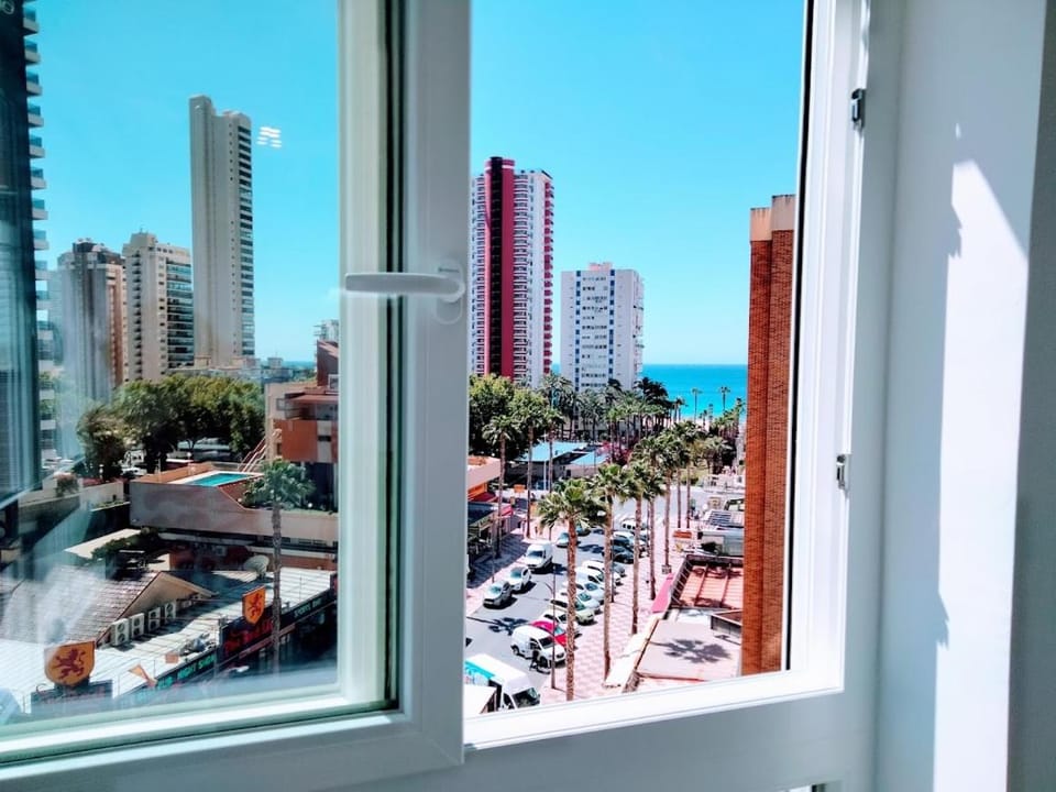Neighbourhood, City view, Sea view, Location