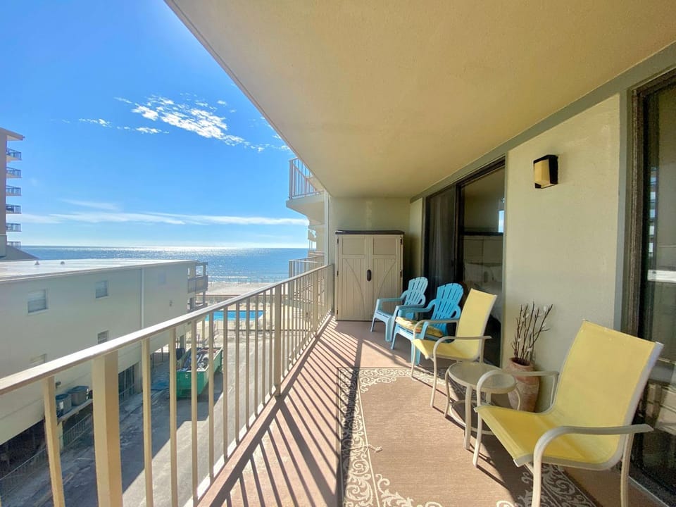 Gulf Village 312 by ALBVR - Oversized balcony offers beautiful, unobstructed indirect views House in West Beach
