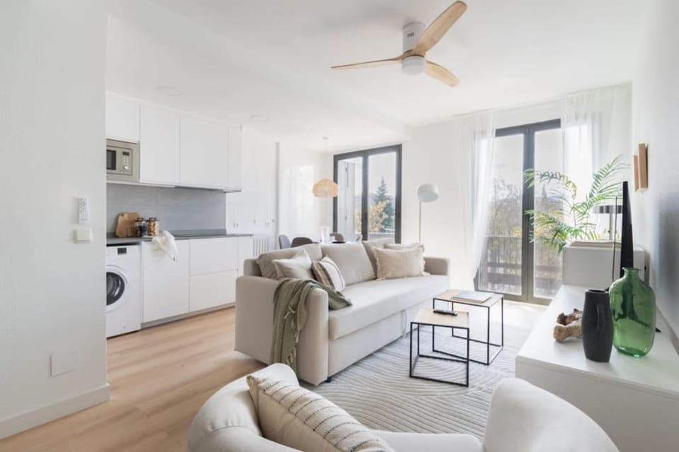 TV and multimedia, Kitchen or kitchenette, Living room, fireplace, washing machine