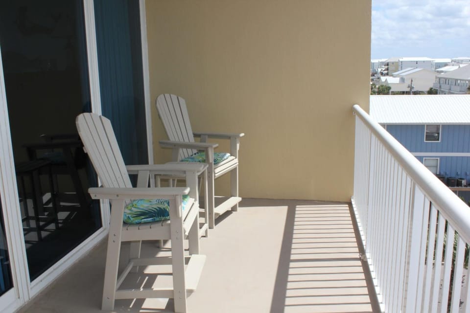 Sanibel 406 by ALBVR - Beautiful updates with views that are simply amazing House in West Beach