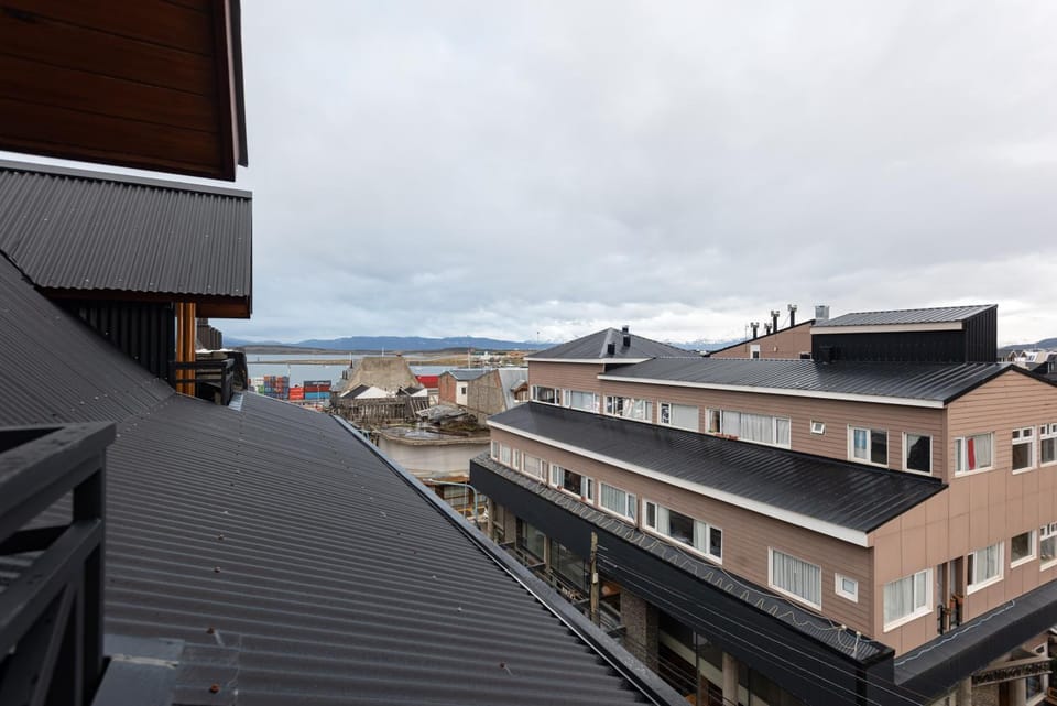 Property building, Day, Natural landscape, View (from property/room), Balcony/Terrace, City view, Lake view, Mountain view