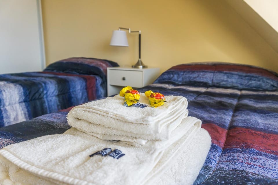 Bed, Living room, Photo of the whole room, Seating area, Bedroom, towels