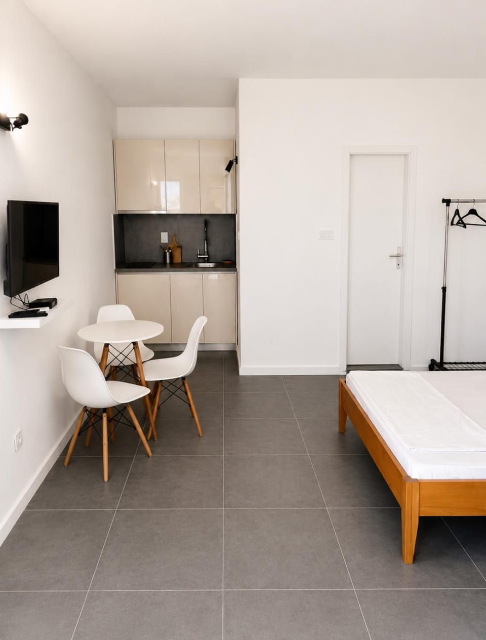 Studios Annie Apartment hotel in Kotor Municipality