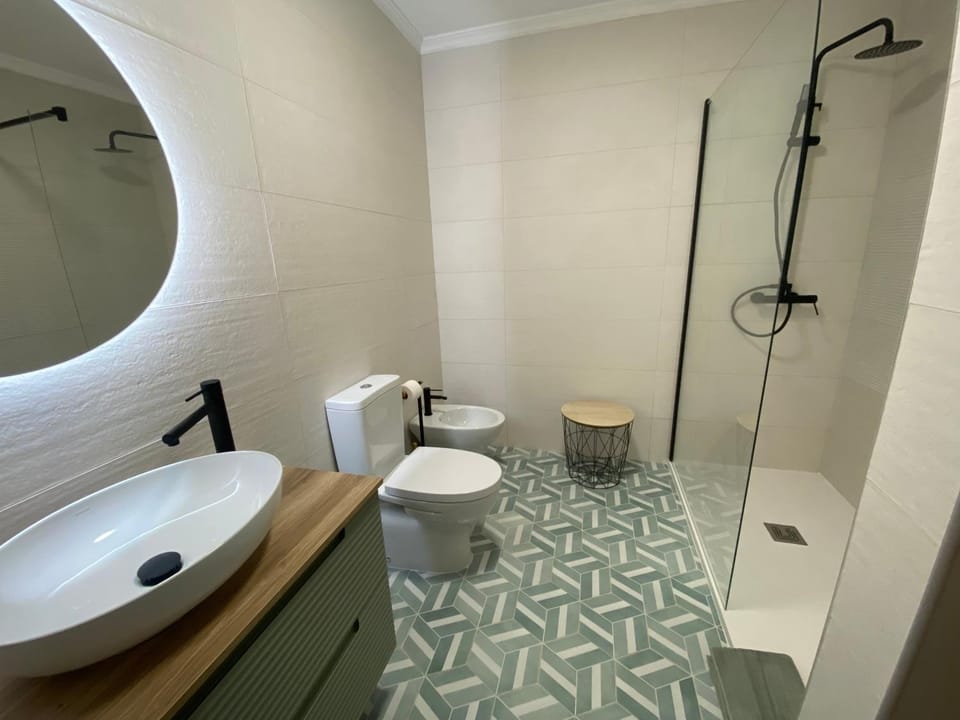 Shower, Bathroom, bidet
