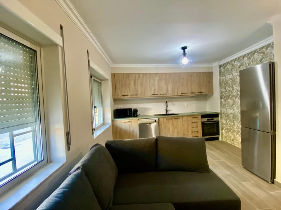 Kitchen or kitchenette, Living room, dishwasher, minibar, pet friendly, stove
