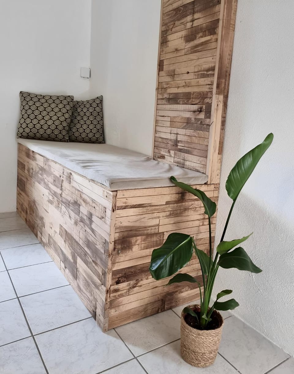 Bedroom, storage