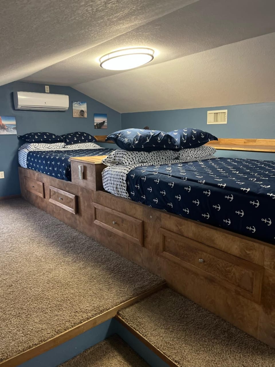 Bed, Seating area, Bedroom, wardrobe, air conditioner
