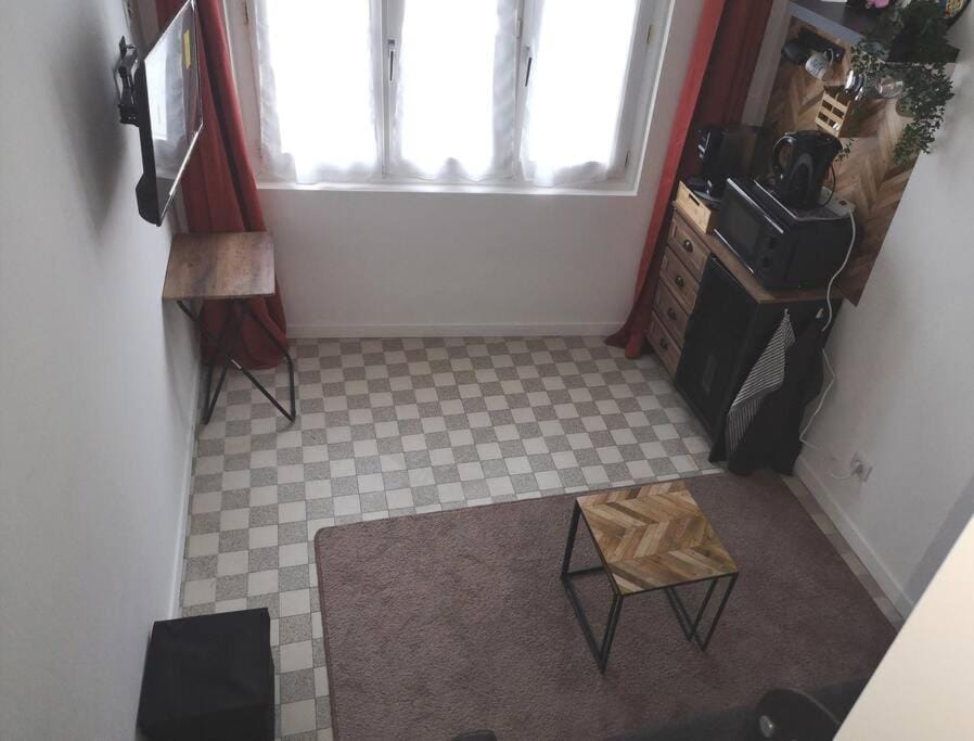 chambre 2 pas du centre-ville Apartment in Normandy