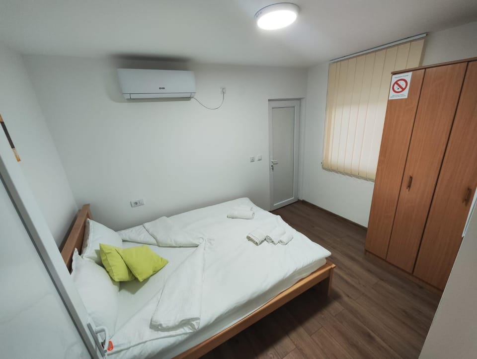 Bed, Bathroom, Photo of the whole room, towels, wardrobe, air conditioner