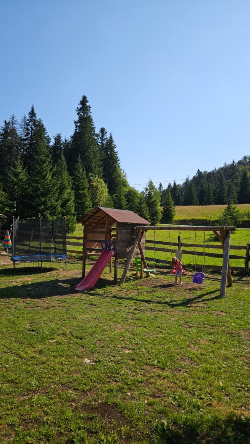 Oaza Jela House in Zlatibor District, Serbia