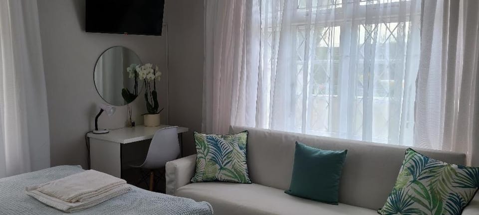 Innes Road Durban Accommodation 2 Bedroom Private Unit A Bed and Breakfast in Durban
